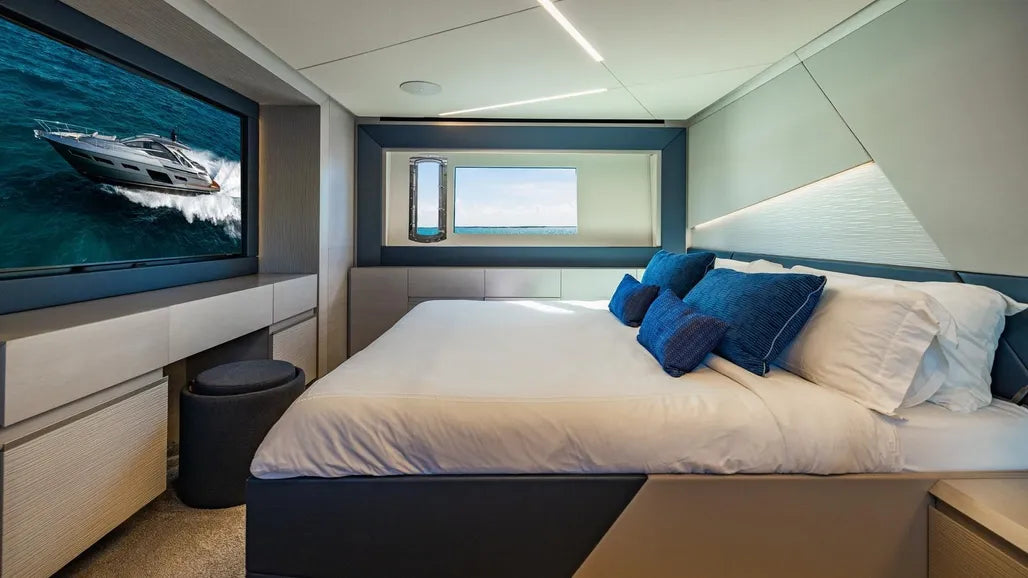 PERSHING 70