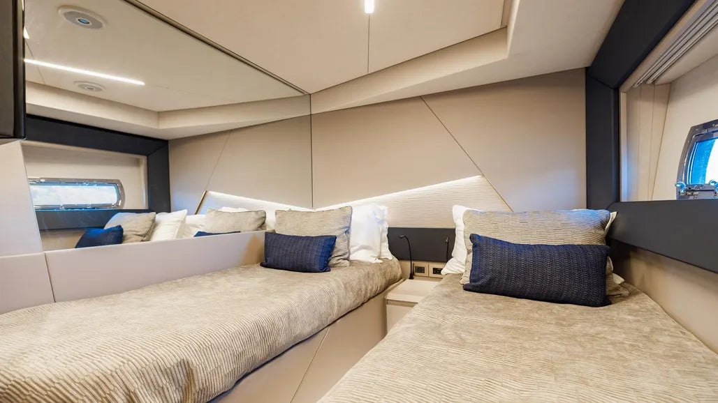 PERSHING 70