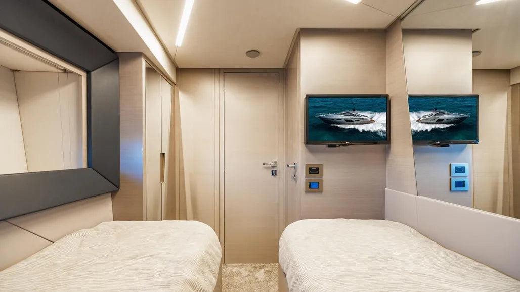 PERSHING 70